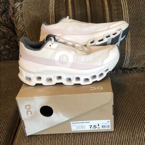 Ladies On CloudMonster Void. Sz 7.5 ( Box Included)